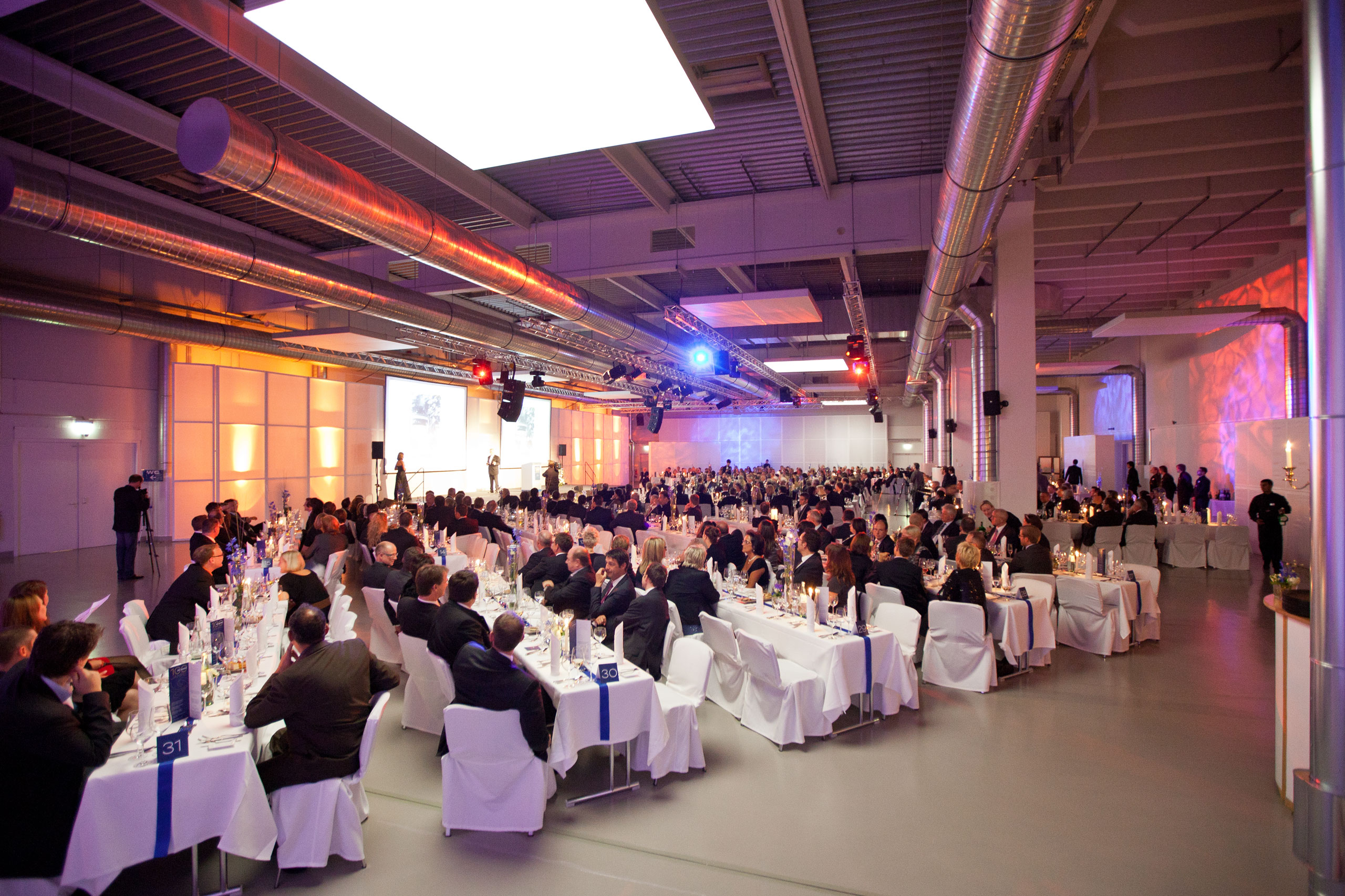 Vogel Business Media - 100 Jahre kfz-Betrieb